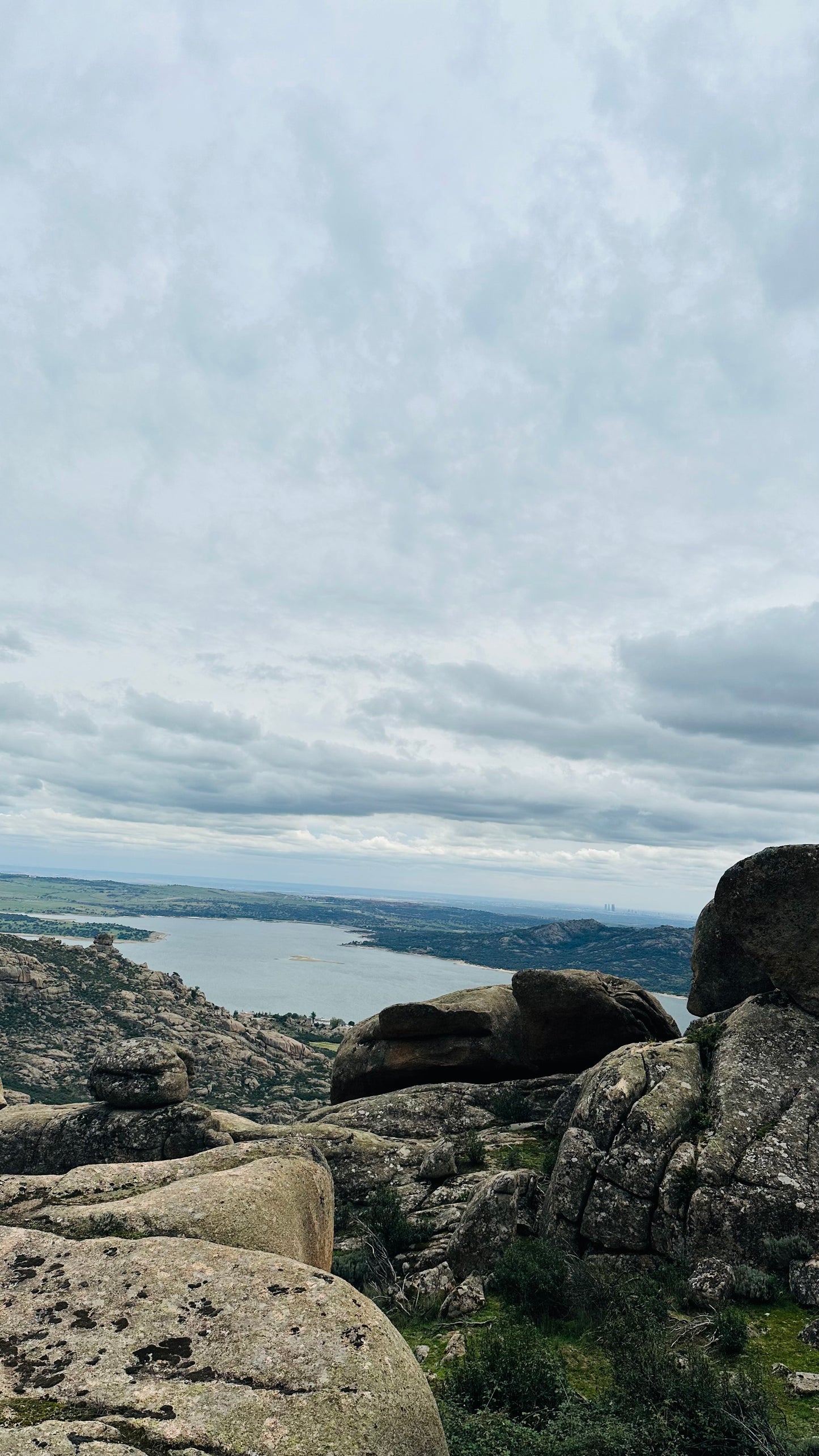 Saturday, 5th April. Hiking. La Raja (cave) - Mirador de Lalita - Soto del real 14KM- HARD level