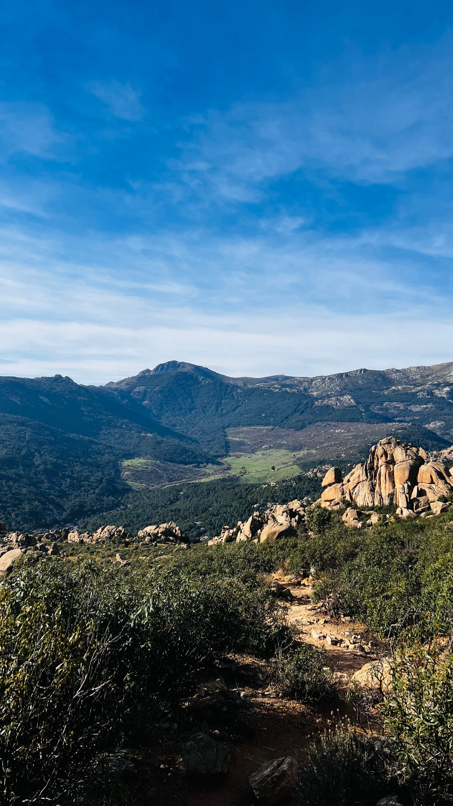 Saturday, 14th Dec. Hiking. La Raja (cave) - Mirador de Lalita - Soto del real 14KM- HARD level