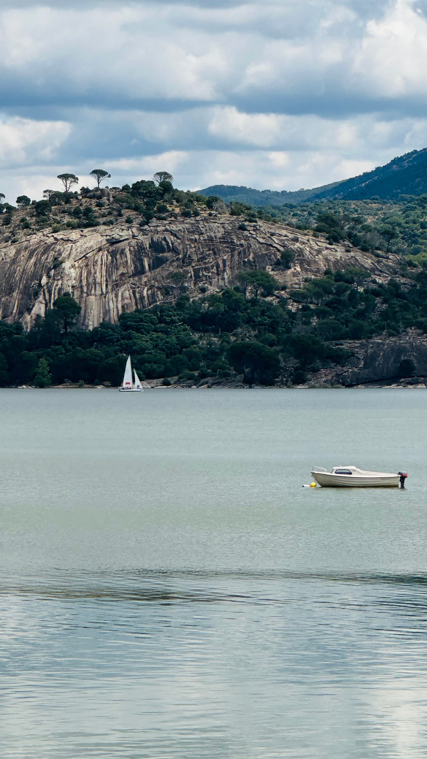 Sunday 7th july: Hiking - Pelayos de la Presa. Pantano de San Juan (reservoir) basic level. 6km